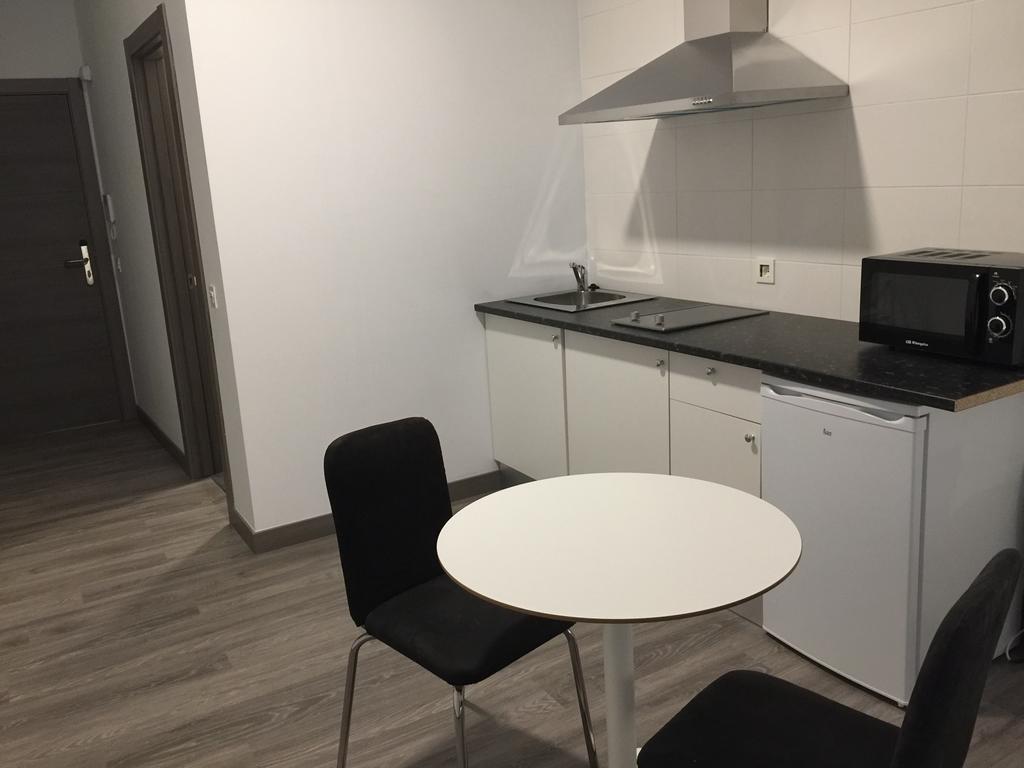 Room And Kitchen Bilbao Bilbau Exterior foto