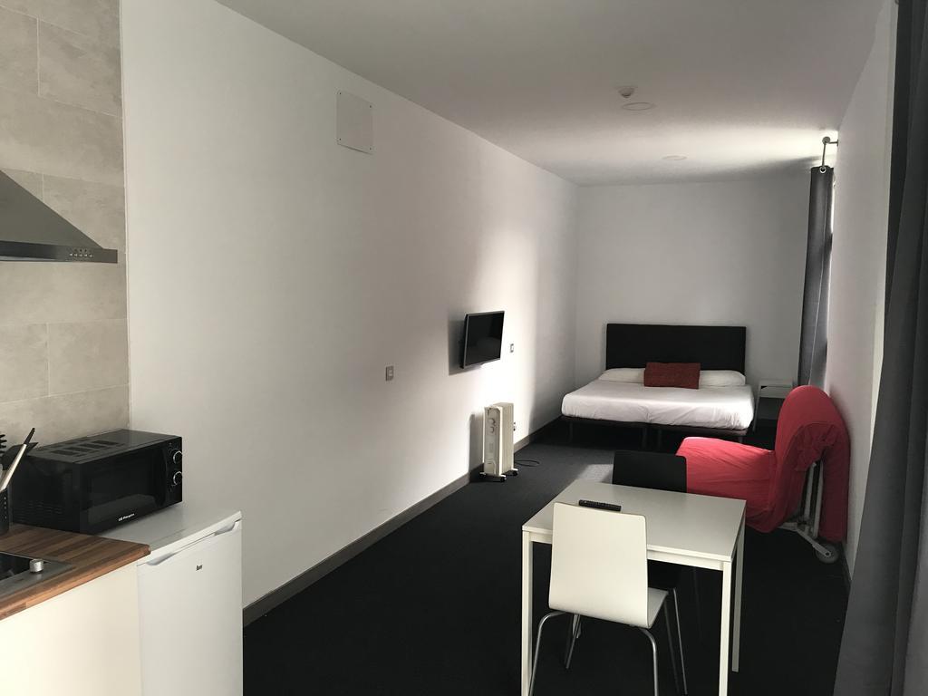 Room And Kitchen Bilbao Bilbau Exterior foto